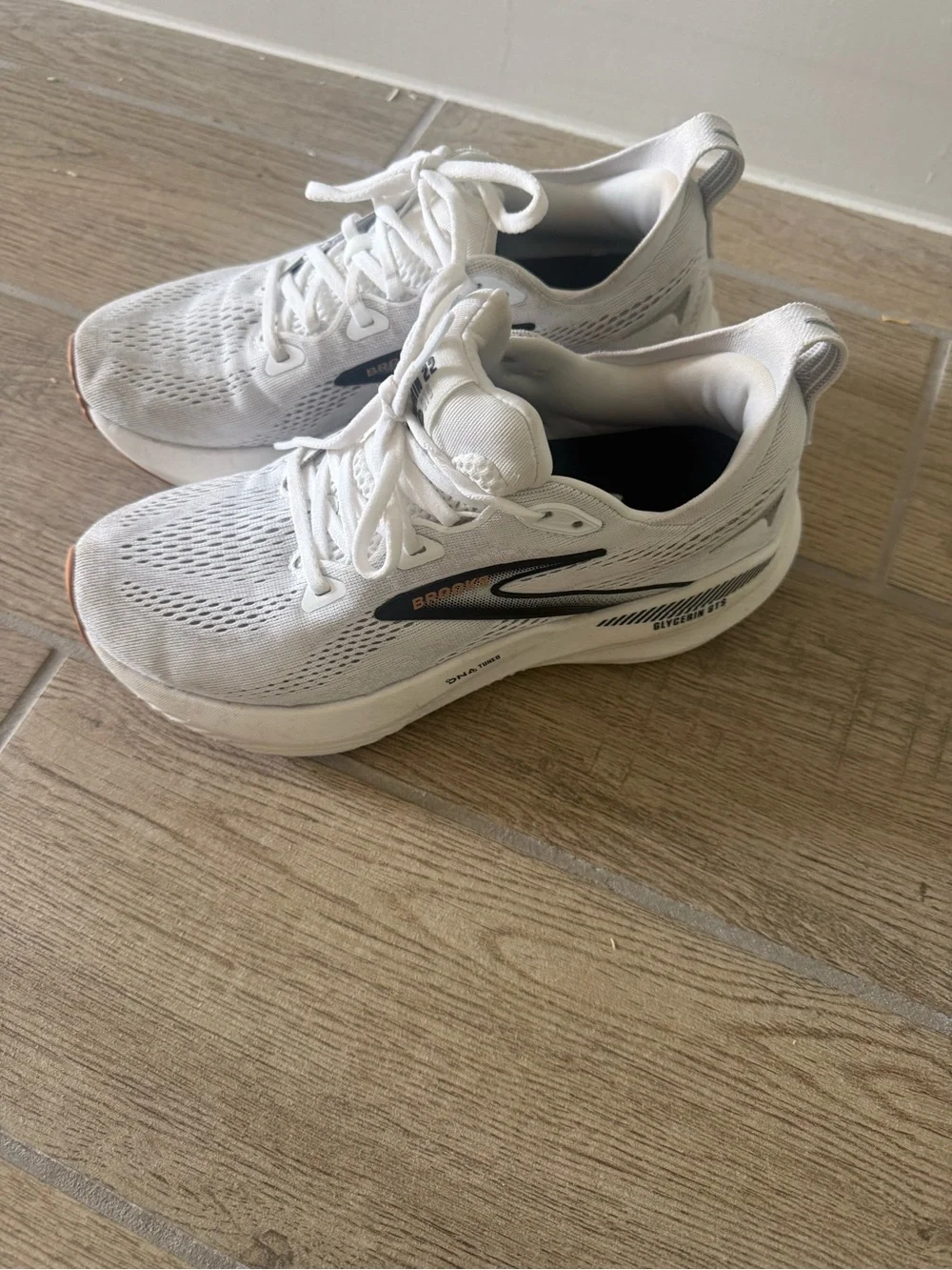 Brooks worn twice